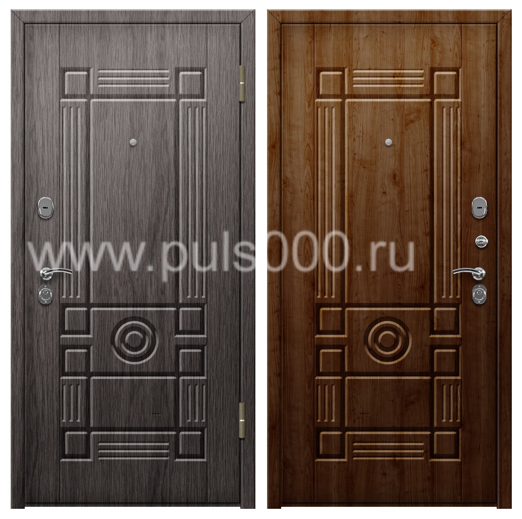 Входная темная дверь с виноритом в коттедж PR-1005